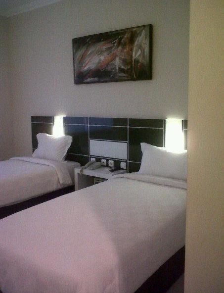 Hotel Orlen Yogyakarta Habitación foto